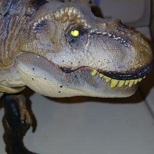 Realistic Dinosaur Reptile Toy - Brown and Yellow